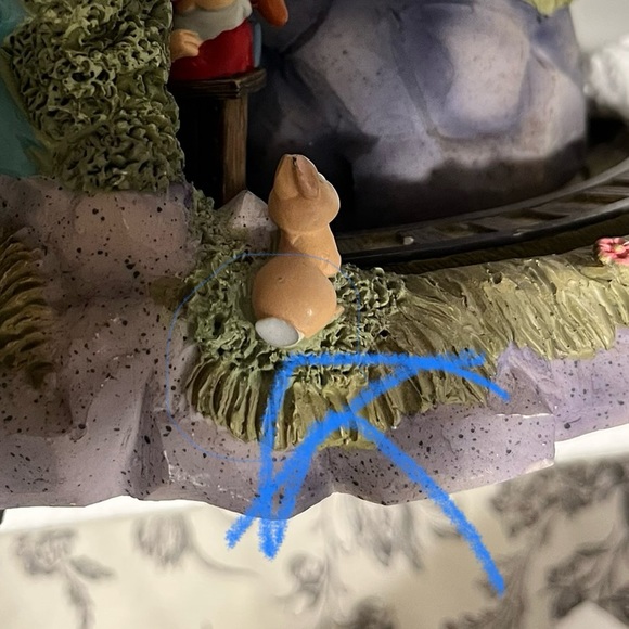 Snow White and the seven dwarfs snow globe - Picture 7 of 8